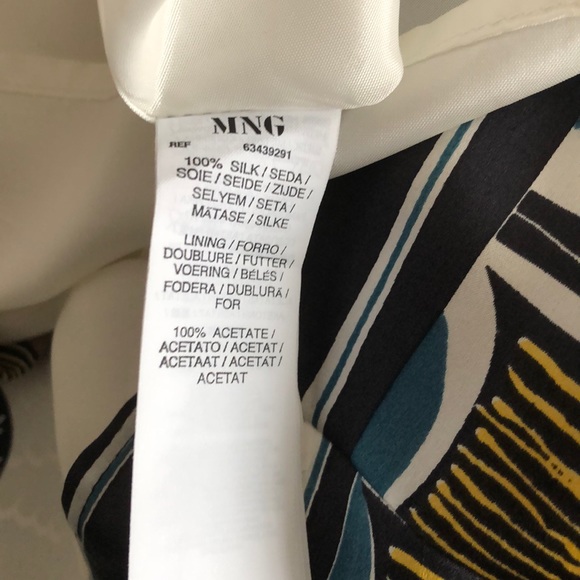 Silk halter dress with ribbon tie. - Picture 2 of 3